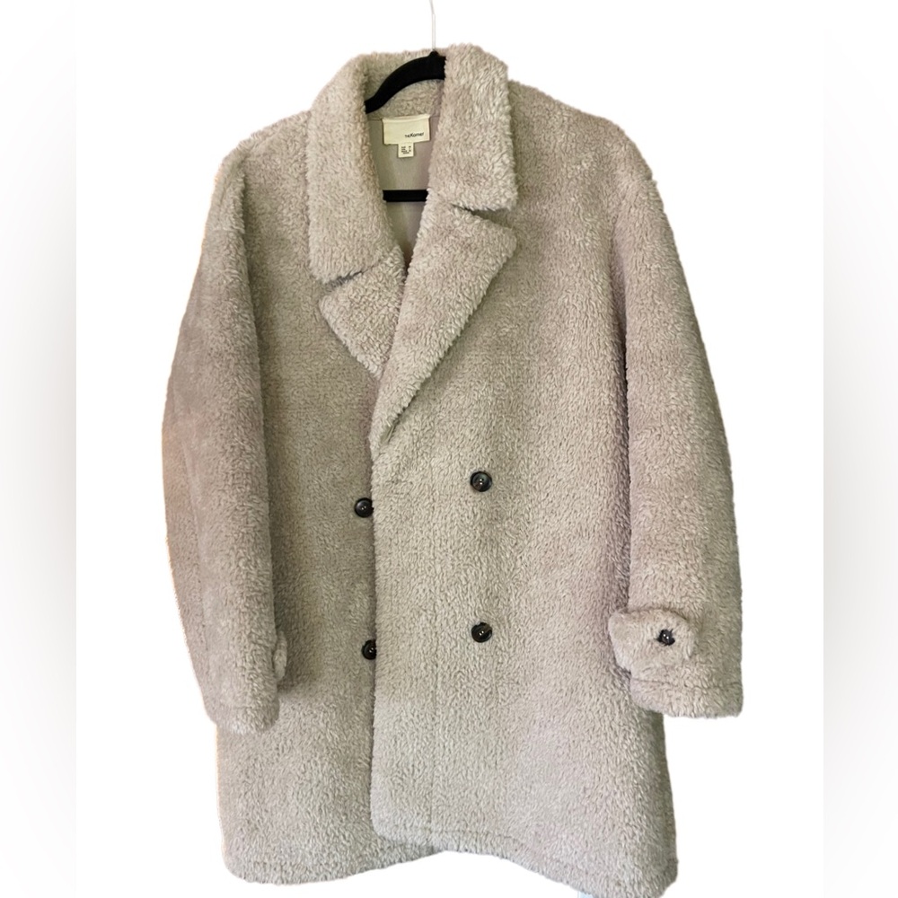 TheKorner beige fleece Cozy Beige Teddy Coat size L woman’s EXCELLENT condition